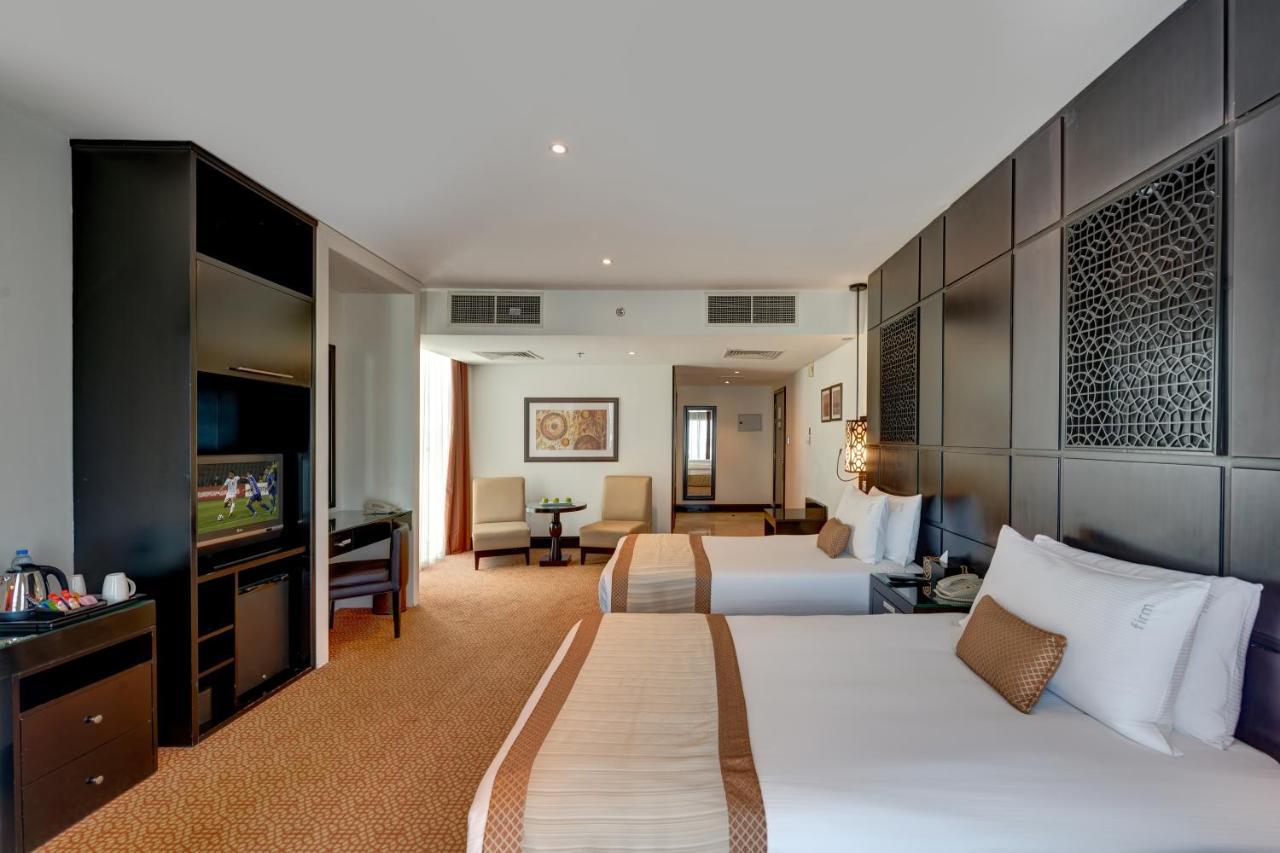 Holiday Inn Dubai Al Barsha By Ihg Exterior photo