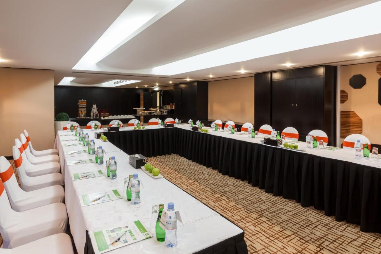 Holiday Inn Dubai Al Barsha By Ihg Exterior photo