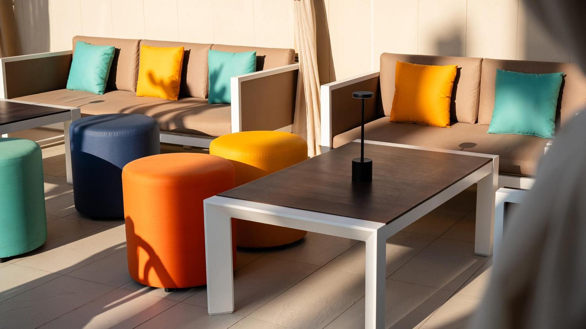 Holiday Inn Dubai Al Barsha By Ihg Exterior photo